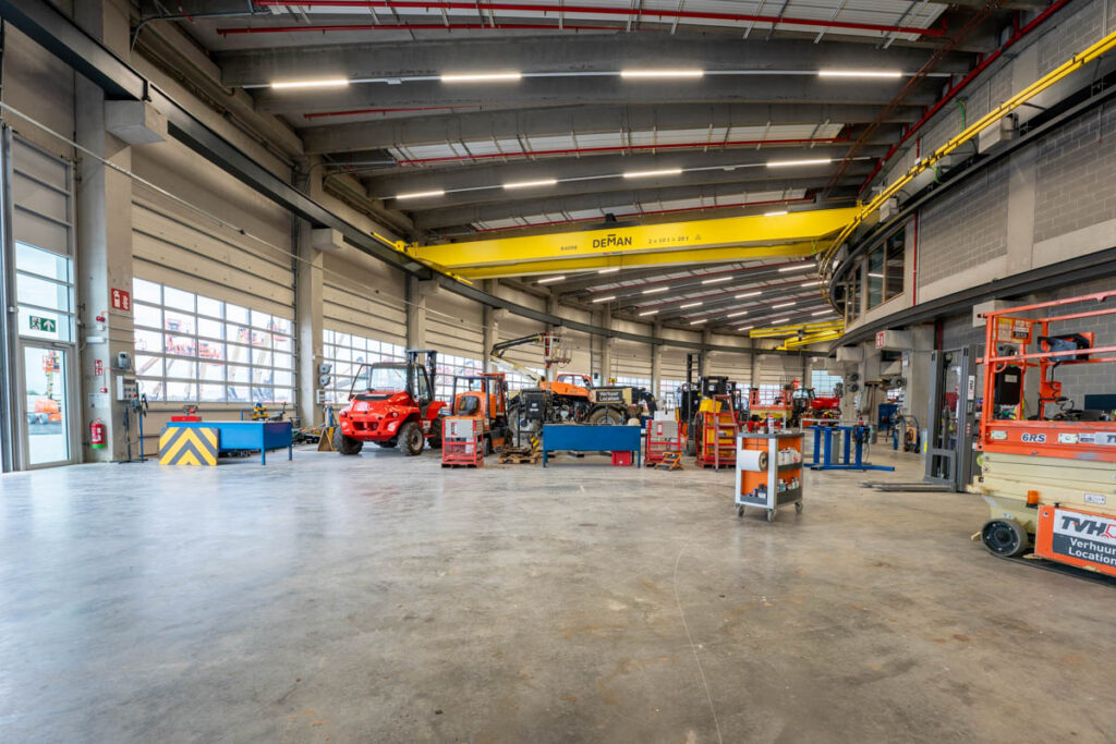 Multitechnieken voor het nieuwe iconische gebouw van TVH Equipment Waregem
