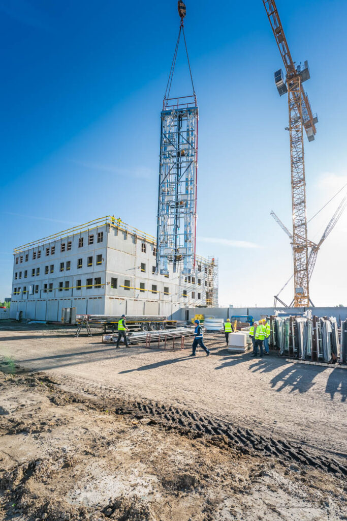 Multitechnieken en prefab techniekenkokers voor het Arresthuis Antwerpen
