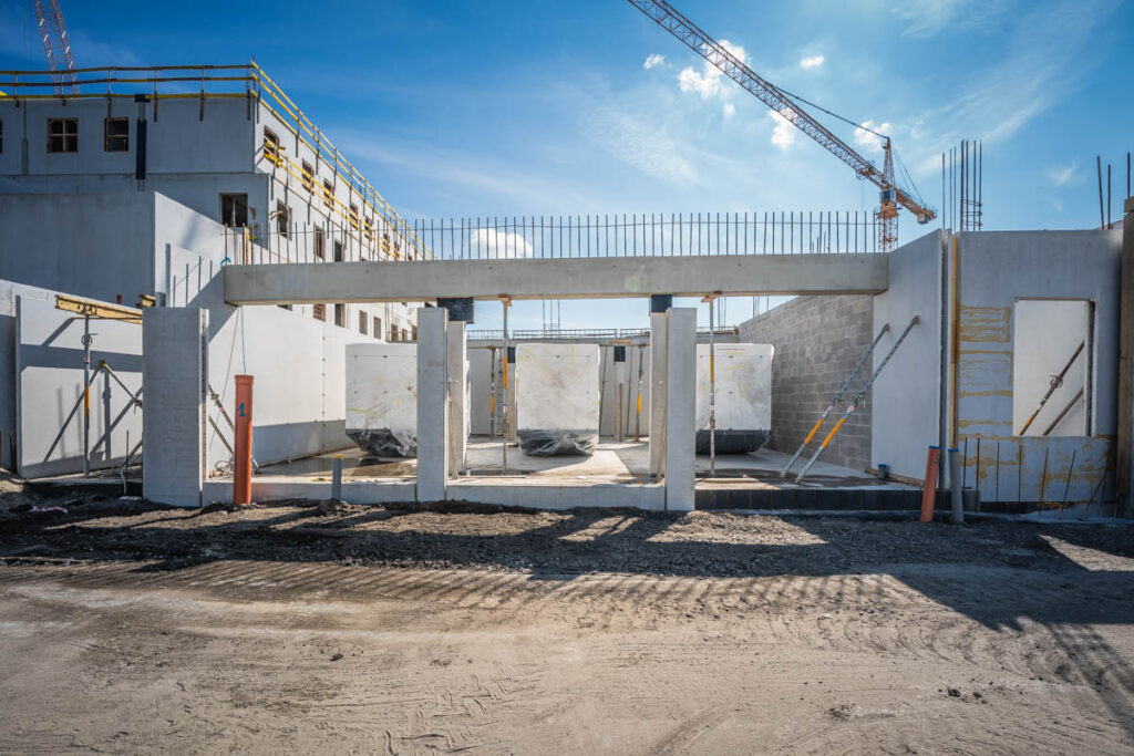 Multitechnieken en prefab techniekenkokers voor het Arresthuis Antwerpen